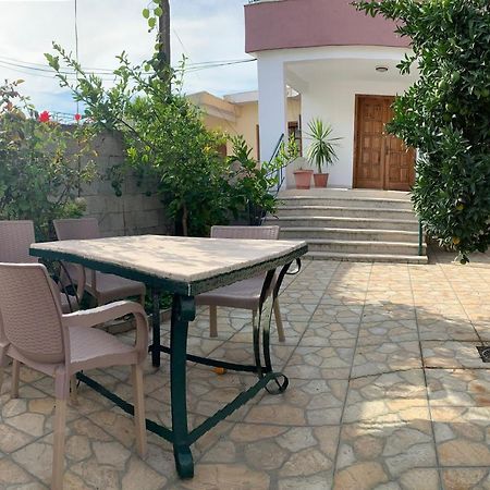 Shtepi Me Qera Fier Villa Exteriör bild