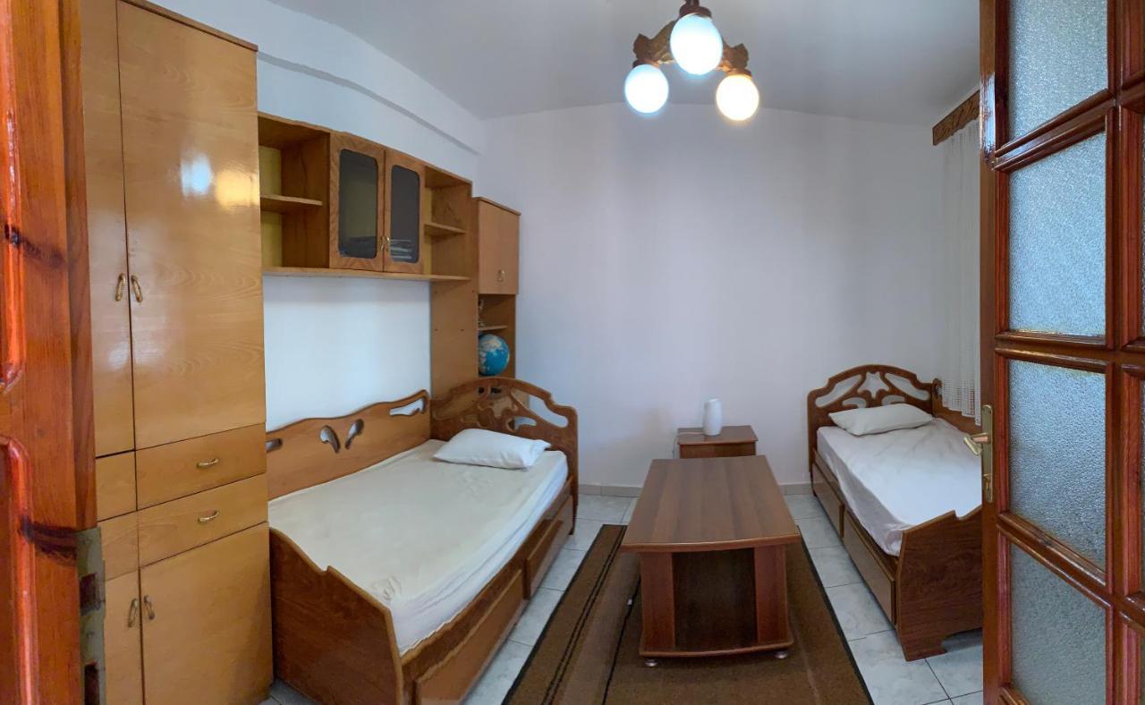 Shtepi Me Qera Fier Villa Exteriör bild